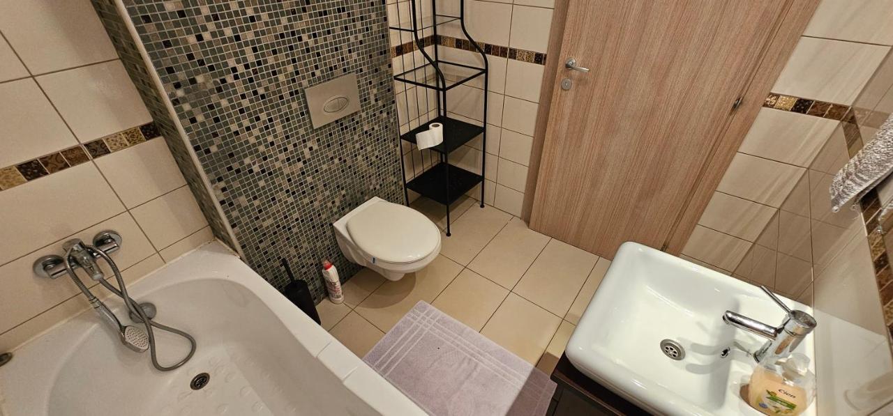 Homey 2 Cosmopolis Stefanestii de Jos Экстерьер фото